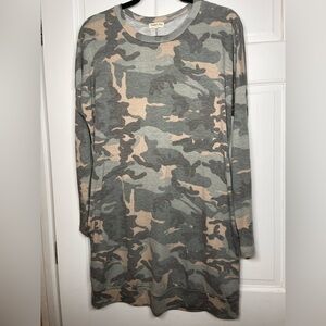 Sweet Pea Camo Tunic Womens Medium